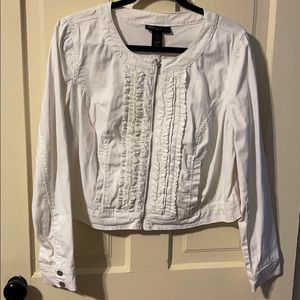 Cute cropped white denim ruffled zip-up jacket